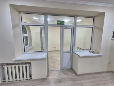 продаю офисное помещение: Сдаю Офис, 9 м², В бизнес центре, 1 линия