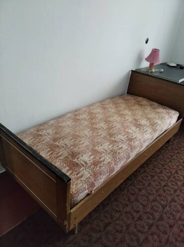 двух ярус кроват: Односпальная Кровать, Б/у