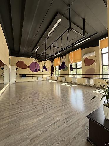 Аренда помещений свободного назначения: 🏢 Сдается коммерческое помещение в аренду на первой линии! 📍 Локация — 6