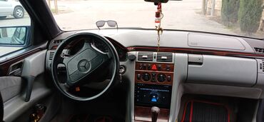 Mercedes-Benz: Mercedes-Benz E-Class: 2.2 l | 1997 il Sedan — 7