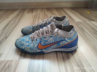 Бутсы: Сороконожки Nike air zoom 
37-36размер