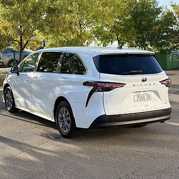 100: Toyota Sienna: 2021 г., 2.5 л, Вариатор, Гибрид, Минивэн — 3