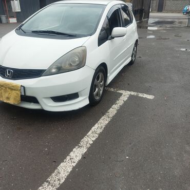 машины фит: Honda Fit: 2013 г., 1.5 л, Автомат, Бензин, Хетчбек