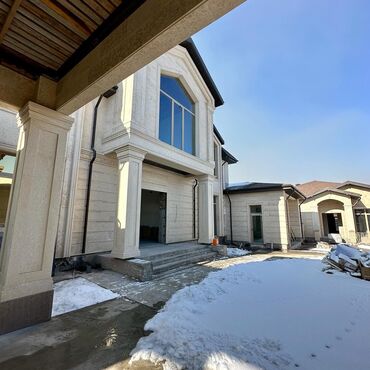 Продажа домов: Дом, 650 м², 6 комнат, Риэлтор — 3