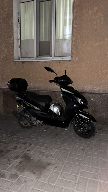купить мотороллер муравей новый: Скутер 125 куб. см, Бензин, Колдонулган