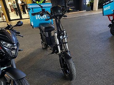 debilqe: Elektrik çatdırılma skuteri – Wolt Partner termoboksu ilə Məhsul — 1