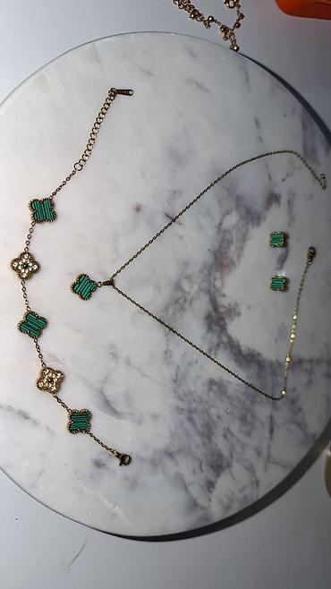 mona torbuce: Van Vleef and Arpels set. Celik. Zlato boja. Moze se prodavati — 1