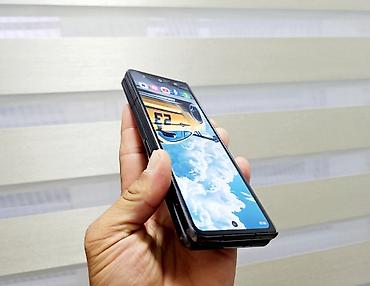 z fold 3: Samsung Galaxy Z Fold 4, Б/у, 256 ГБ, цвет - Черный, 1 SIM, 2 SIM — 5