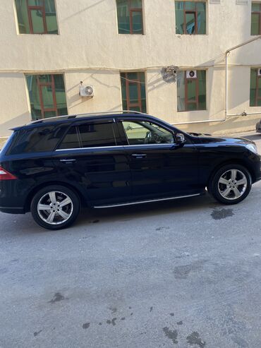 Mercedes-Benz: Mercedes-Benz ML 350: 3 l | 2013 il Ofrouder/SUV — 7