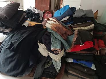 comma pantalone: Jakne tanje deblje muske i zenske kaputi ima oko 150 komada cena za — 1
