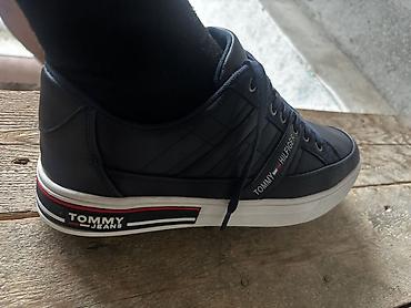 kisi geyimleri kurtkalar: Tommy Hilfiger (Tommy Jeans) kişi krosovkası teptezedi 41 razmer — 3