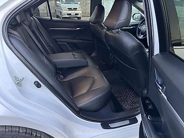 Транспорт: Toyota Camry: 2018 г., 2.5 л, Автомат, Бензин, Седан — 6
