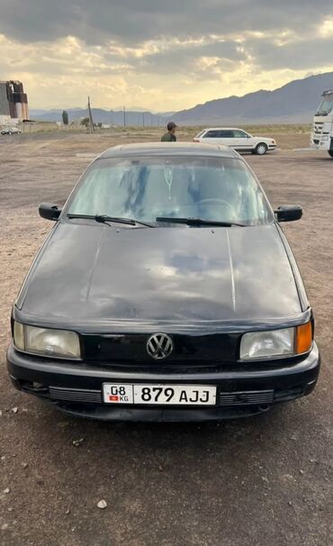 куплю машина рассрочку: Volkswagen Passat: 1991 г., 1.8 л, Механика, Бензин, Седан