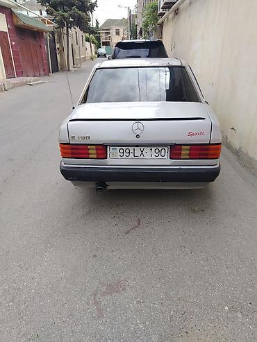 mercedes şəkilləri: Mercedes-Benz 190 (W201): 2 l | 1992 il Sedan — 4