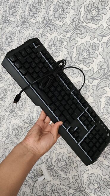 светящийся клавиатура: Bloody b140n Тип подключения: проводной Тип переключателей: мембранные