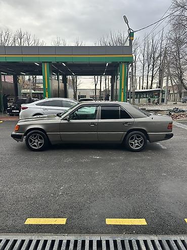 Mercedes-Benz: Mercedes-Benz 220: 1993 г., 2.2 л, Автомат, Бензин, Седан — 7