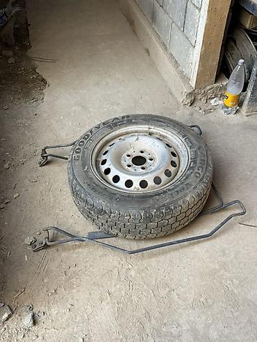 прожектор на крышу: Запасное колесо в сборе с держателем. - Шина: Goodyear Cargo Vector — 2