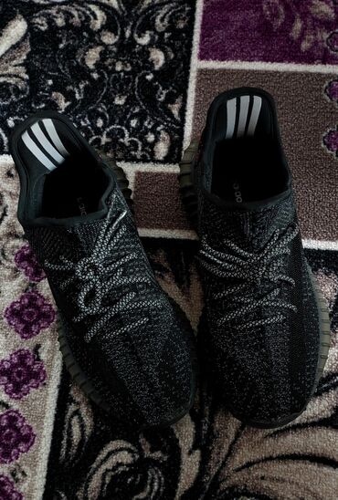 zhenskie krossovki adidas boost: YEZZY boost 350 v2, бу в отличном (практически новом) состоянии. Р41