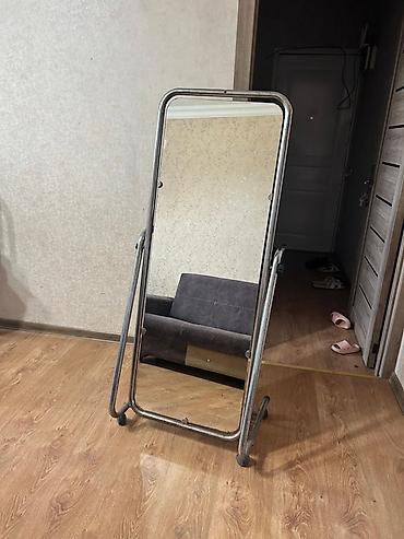 guzgu tek: Güzgü Döşəmə üstü, Düzbucaqlı, Sadə, Çərçivə ilə — 1