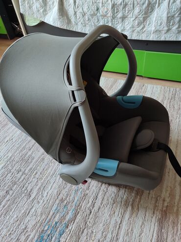 связи с переездом: Автокресло, цвет - Серый, Б/у
