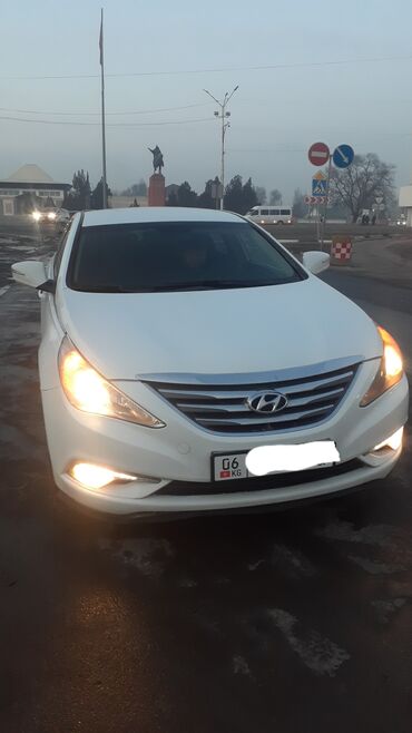 купить авто в кредит: Hyundai Sonata: 2013 г., 2 л, Типтроник, Бензин, Седан