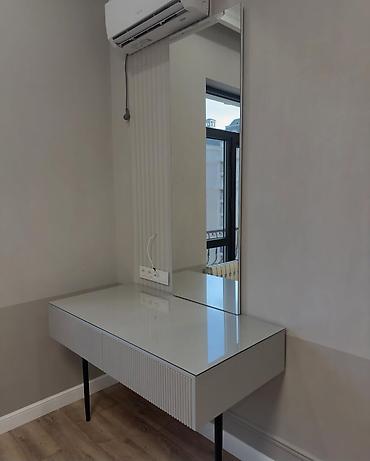 standing mirror: Спальный гарнитур в современном стиле: кровать, прикроватные тумбы — 2