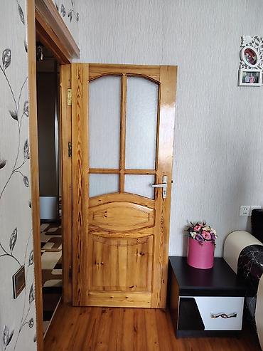 samdanlar: Taxta daxili otaq qapısı - Material: təbii ağac (şam tonlarında) — 1