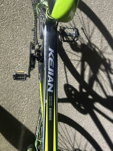 KEIAN marka velosiped Xüsusiyyətlər: - Geniş üst boruda “KEIAN”