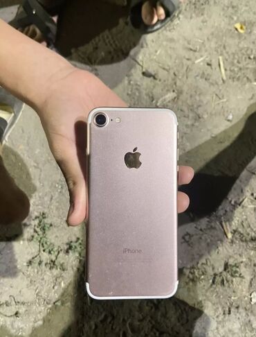 iphone 7 бишкек: IPhone 7, Колдонулган, 128 ГБ, Күлгүн, Кабель, 81 %