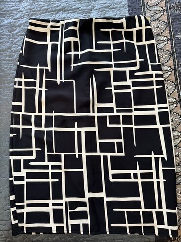 Ətəklər: 38-40 razmer midi.Yasamal