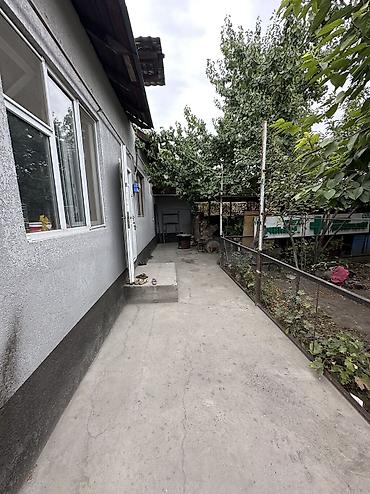 Продажа коттеджей и домов: 4 комнаты, 109 м², 5 соток, Бишкек, Дордой рынок / базар Собственник — 23