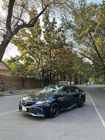 Унаа сатуу: Toyota Camry: 2021 г., 2.5 л, Автомат, Бензин, Седан — 3