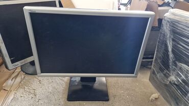 Monitorlar: Fərqli ölçülü və formalı kompüter monitorları. İstər ev, istərsə də — 10