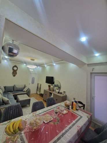 Yeni tikili: Satılır: mənzil (şəkillərdə göstərilən) Xüsusiyyətlər: - Giriş — 8