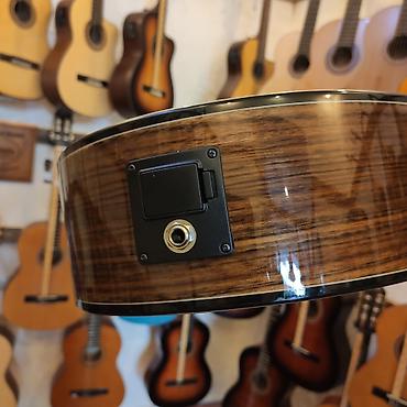 Gitaralar: Elektro klassik gitara Valencia VC 564 BSB Üst:Sitka Spruce Qol: Amara — 4