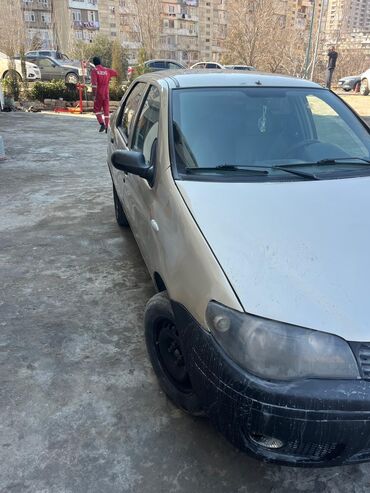 lizinqlə satılan avtomobillər: Fiat Albea: 1.4 l | 2008 il 200000 km Sedan