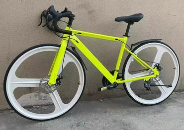 шоссейный велосипед мерида: Шоссейный велосипед Скорость: 21/24/27/30 скорости Цвет: желтый