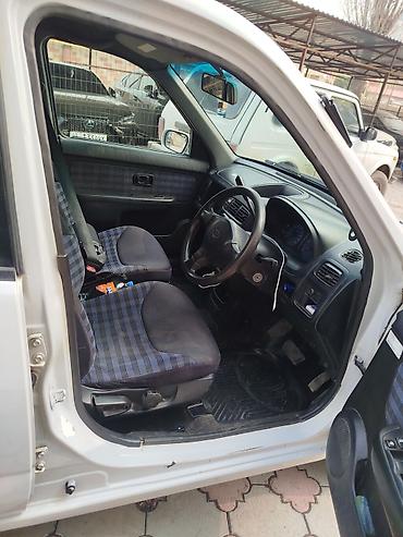 Nissan: Nissan Cube: 2000 г., 1.3 л, Автомат, Бензин, Универсал — 6