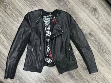 crne jakne: Original DESIGUAL jakna od eko kože, veličine 36. Ima nešto čupkica sa
