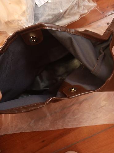 Çantalar: Yenidir, paketin içində Qiymət 15 AZN Çatdirilma : metronun — 8