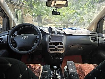Транспорт: Toyota Avensis Verso: 2004 г., 2 л, Механика, Дизель, Минивэн — 6