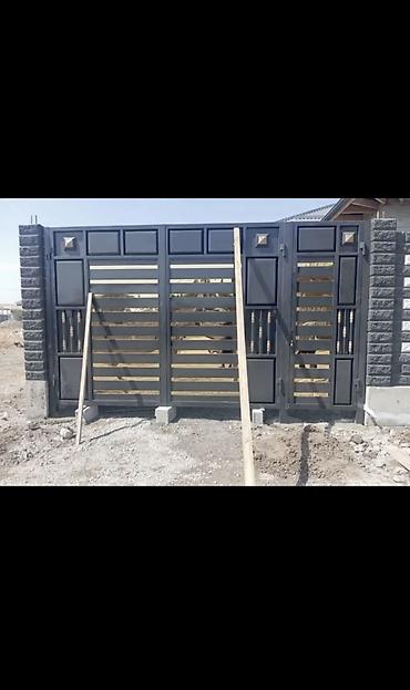 Распашные ворота: Металлические распашные ворота с калиткой (модульные панели) - — 34