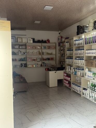 Həyət evləri və villaların satışı: Ev Maştağa Qəsəbəsi düz yolun kənarında yerləşir. Kiçik həyəti var o — 23