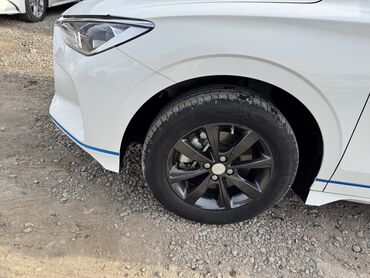 BYD: BYD E2: 2021 г., Автомат, Электромобиль, Хэтчбэк — 3