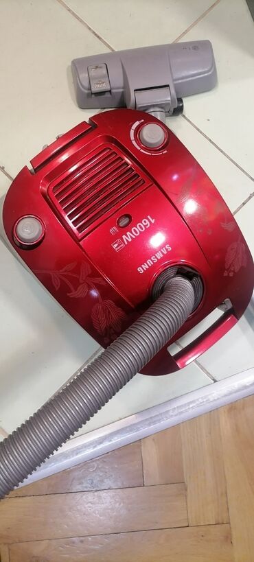 Klasični usisivači: Usisivač SAMSUNG 1600w na papirnu kesu kompletan dobar
Mirjevo na lalafo.rs — 7 Klasični usisivači: Usisivač SAMSUNG 1600w na papirnu kesu kompletan dobar
Mirjevo — 7