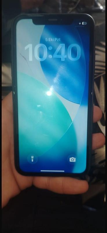 a 20 s: IPhone 11, 128 GB, Qara, Face ID — 3
