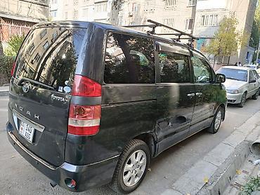 Toyota: Toyota Noah: 2003 г., 2 л, Автомат, Минивэн — 4