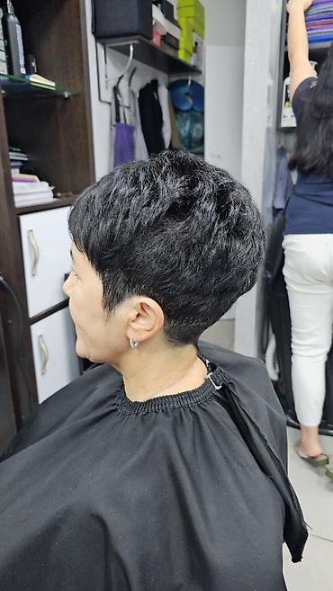 Парикмахеры: Профессиональные услуги по созданию элегантных и стильных причесок — 7