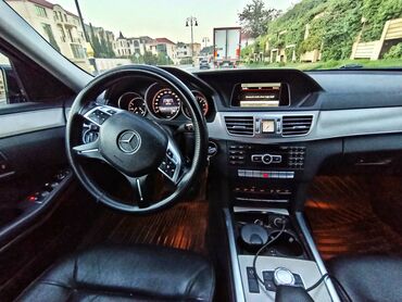 Mercedes-Benz: Mercedes-Benz E 200: 2 л | 2014 г. Седан