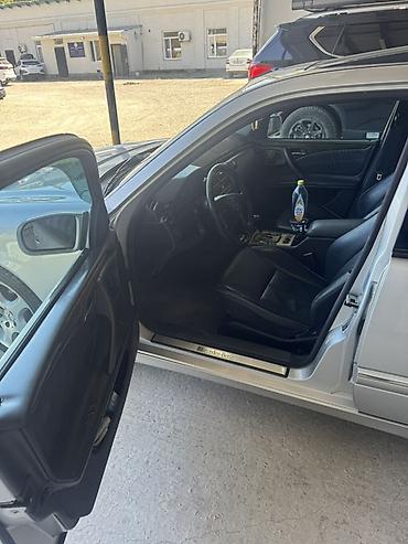 b class: Mercedes-Benz E-Class: 2002 г., 4.3 л, Автомат, Бензин, Седан — 10